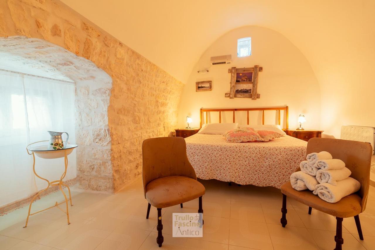 Trullo Dal Fascino Antico Villa Locorotondo Exterior foto