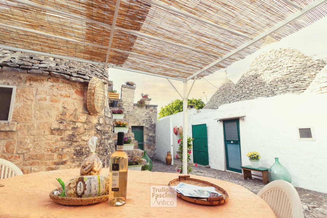 Trullo Dal Fascino Antico Villa Locorotondo Exterior foto