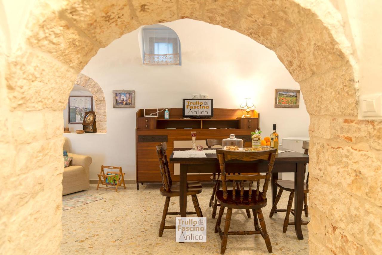 Trullo Dal Fascino Antico Villa Locorotondo Exterior foto