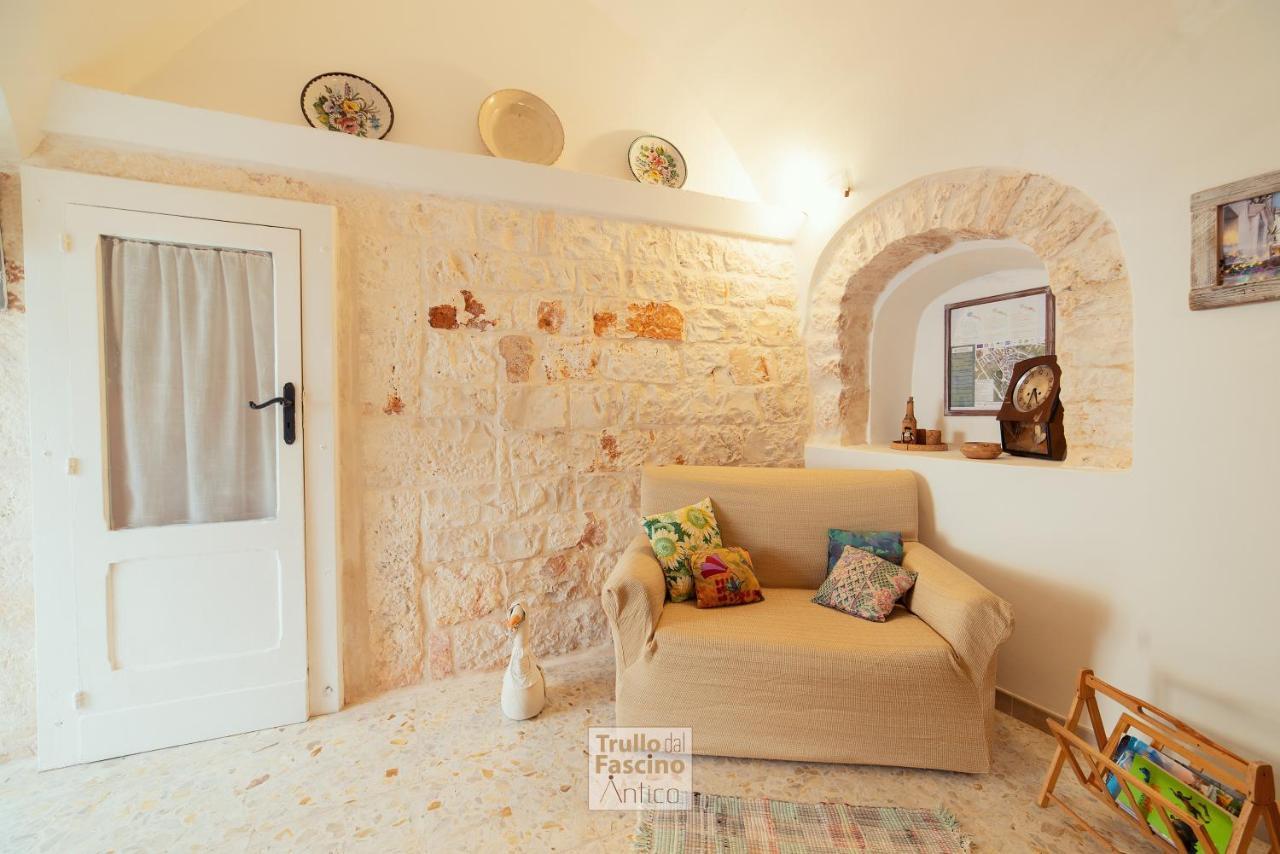Trullo Dal Fascino Antico Villa Locorotondo Exterior foto